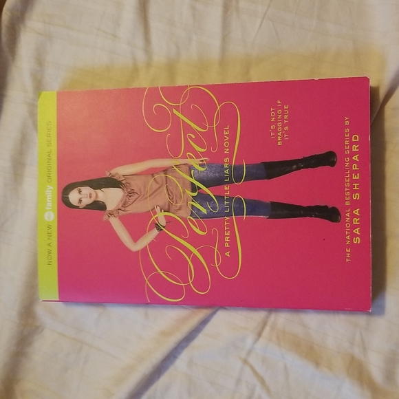 3 out of 4 of the pretty little liars - Picture 4 of 4